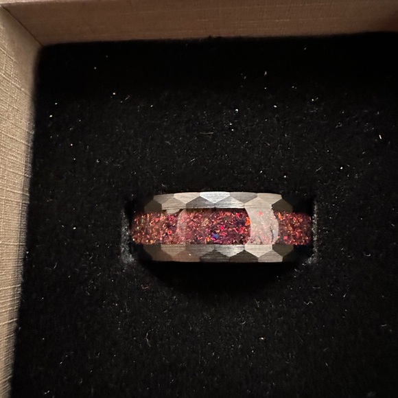 Men’s wedding band. Tungsten with black fire opal inlay. Size 11.5 - Picture 1 of 3